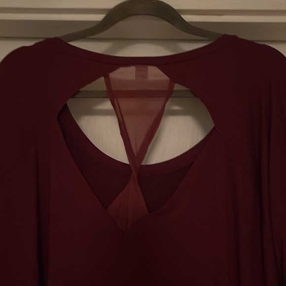 Marika 3x, Maroon, Long Sleeve Activewear Top with Twisted Back Design, MWT - Picture 8 of 8
